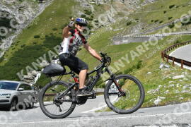 Photo #2418081 | 27-07-2022 12:20 | Passo Dello Stelvio - Waterfall curve BICYCLES