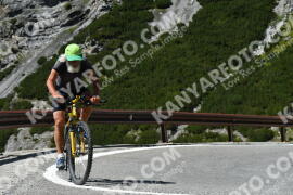 Fotó #2546906 | 08-08-2022 13:53 | Passo Dello Stelvio - Vízesés kanyar Bicajosok