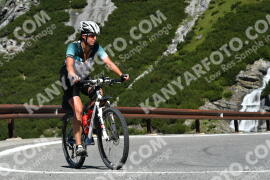 Fotó #2242924 | 06-07-2022 10:48 | Passo Dello Stelvio - Vízesés kanyar Bicajosok