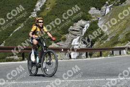 Fotó #2739032 | 25-08-2022 11:03 | Passo Dello Stelvio - Vízesés kanyar Bicajosok