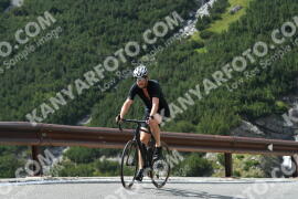 Photo #2385087 | 24-07-2022 15:45 | Passo Dello Stelvio - Waterfall curve BICYCLES