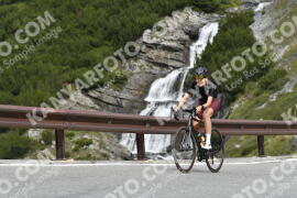 Fotó #3790624 | 10-08-2023 10:36 | Passo Dello Stelvio - Vízesés kanyar Bicajosok