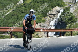 Photo #2397563 | 25-07-2022 09:33 | Passo Dello Stelvio - Waterfall curve BICYCLES