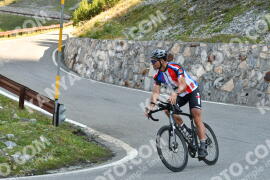 Photo #2397549 | 25-07-2022 09:31 | Passo Dello Stelvio - Waterfall curve BICYCLES