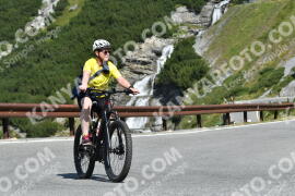 Photo #2398427 | 25-07-2022 10:36 | Passo Dello Stelvio - Waterfall curve BICYCLES
