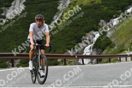 Photo #2439974 | 30-07-2022 11:00 | Passo Dello Stelvio - Waterfall curve BICYCLES