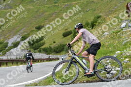 Photo #2411819 | 26-07-2022 14:00 | Passo Dello Stelvio - Waterfall curve BICYCLES