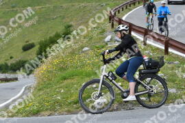 Fotó #2365674 | 21-07-2022 13:45 | Passo Dello Stelvio - Vízesés kanyar Bicajosok