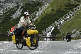 Fotó #3588875 | 27-07-2023 10:26 | Passo Dello Stelvio - Vízesés kanyar Bicajosok