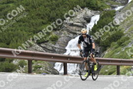 Photo #3547885 | 22-07-2023 09:41 | Passo Dello Stelvio - Waterfall curve BICYCLES