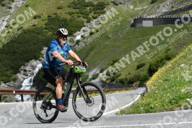 Photo #2202556 | 27-06-2022 10:35 | Passo Dello Stelvio - Waterfall curve BICYCLES