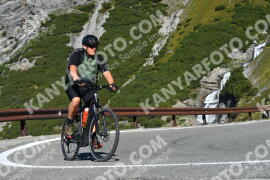 Fotó #4211801 | 09-09-2023 10:11 | Passo Dello Stelvio - Vízesés kanyar Bicajosok