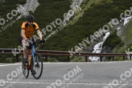 Fotó #2131036 | 16-06-2022 10:25 | Passo Dello Stelvio - Vízesés kanyar Bicajosok