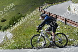 Photo #3666496 | 30-07-2023 16:58 | Passo Dello Stelvio - Waterfall curve BICYCLES