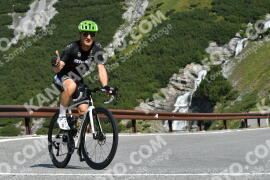 Photo #2381047 | 24-07-2022 10:10 | Passo Dello Stelvio - Waterfall curve BICYCLES