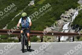 Fotó #2494869 | 03-08-2022 11:32 | Passo Dello Stelvio - Vízesés kanyar Bicajosok