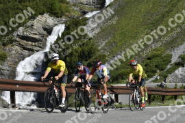 Photo #3225156 | 25-06-2023 09:33 | Passo Dello Stelvio - Waterfall curve BICYCLES