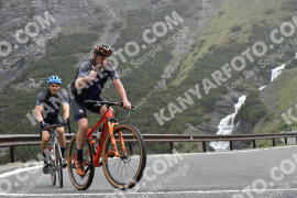 Photo #2129212 | 13-06-2022 09:55 | Passo Dello Stelvio - Waterfall BICYCLE riders