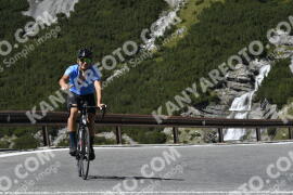Photo #2729435 | 24-08-2022 13:25 | Passo Dello Stelvio - Waterfall curve BICYCLES