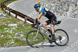 Photo #2400952 | 25-07-2022 13:10 | Passo Dello Stelvio - Waterfall curve BICYCLES