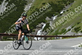 Photo #2203191 | 27-06-2022 12:28 | Passo Dello Stelvio - Waterfall curve BICYCLES