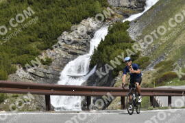 Photo #3056088 | 07-06-2023 10:15 | Passo Dello Stelvio - Waterfall curve BICYCLES