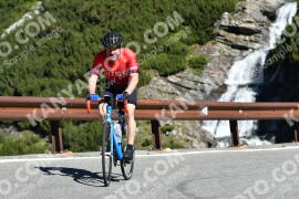 Photo #2183633 | 25-06-2022 09:36 | Passo Dello Stelvio - Waterfall curve BICYCLES