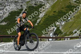 Fotó #4019759 | 22-08-2023 11:21 | Passo Dello Stelvio - Vízesés kanyar Bicajosok