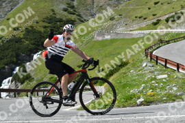 Fotó #2161169 | 19-06-2022 16:11 | Passo Dello Stelvio - Vízesés kanyar Bicajosok