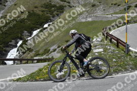 Fotó #3066952 | 09-06-2023 14:06 | Passo Dello Stelvio - Vízesés kanyar Bicajosok