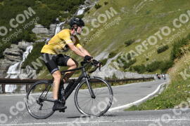 Photo #2743523 | 25-08-2022 12:40 | Passo Dello Stelvio - Waterfall curve BICYCLES