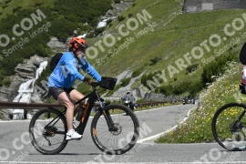 Fotó #3517777 | 17-07-2023 11:29 | Passo Dello Stelvio - Vízesés kanyar Bicajosok