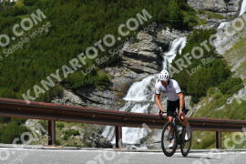 Photo #4010945 | 21-08-2023 13:32 | Passo Dello Stelvio - Waterfall curve BICYCLES
