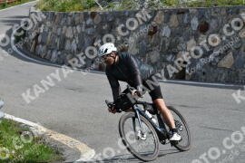 Photo #2173010 | 21-06-2022 09:44 | Passo Dello Stelvio - Waterfall BICYCLE riders