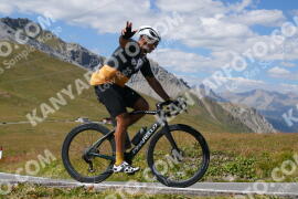 Photo #3967891 | 19-08-2023 15:18 | Passo Dello Stelvio - Peak BICYCLES