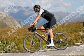 Photo #3911274 | 16-08-2023 11:17 | Passo Dello Stelvio - Peak BICYCLES