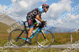 Photo #3912475 | 16-08-2023 12:00 | Passo Dello Stelvio - Peak BICYCLES