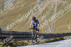Photo #4299641 | 24-09-2023 13:32 | Passo Dello Stelvio - Peak BICYCLES