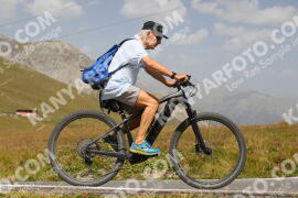 Photo #4048595 | 24-08-2023 13:06 | Passo Dello Stelvio - Peak BICYCLES