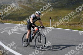 Photo #3894596 | 15-08-2023 11:12 | Passo Dello Stelvio - Peak BICYCLES