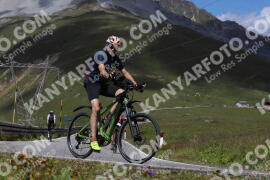 Photo #3606993 | 28-07-2023 12:43 | Passo Dello Stelvio - Peak BICYCLES