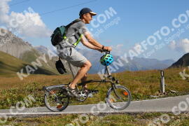 Photo #3910368 | 16-08-2023 10:23 | Passo Dello Stelvio - Peak BICYCLES