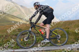 Foto #4082136 | 26-08-2023 13:35 | Passo Dello Stelvio - die Spitze BICYCLES