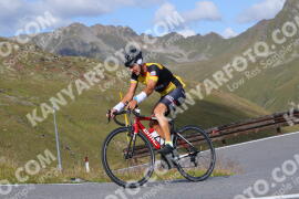 Photo #3931341 | 18-08-2023 09:40 | Passo Dello Stelvio - Peak BICYCLES