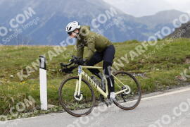 Photo #3198316 | 23-06-2023 11:23 | Passo Dello Stelvio - Peak BICYCLES