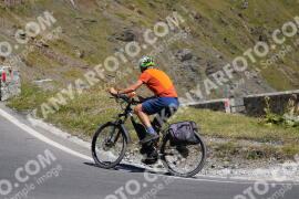 Photo #2718519 | 23-08-2022 12:43 | Passo Dello Stelvio - Prato side BICYCLES