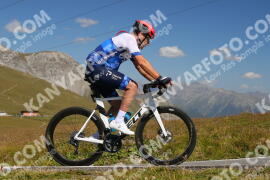 Photo #3982142 | 20-08-2023 11:36 | Passo Dello Stelvio - Peak BICYCLES