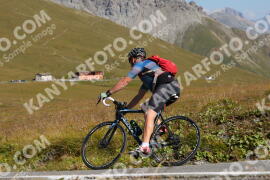 Foto #3910331 | 16-08-2023 10:19 | Passo Dello Stelvio - die Spitze BICYCLES