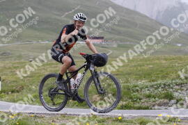 Photo #3256927 | 27-06-2023 14:27 | Passo Dello Stelvio - Peak BICYCLES