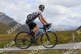 Photo #3931984 | 18-08-2023 10:55 | Passo Dello Stelvio - Peak BICYCLES